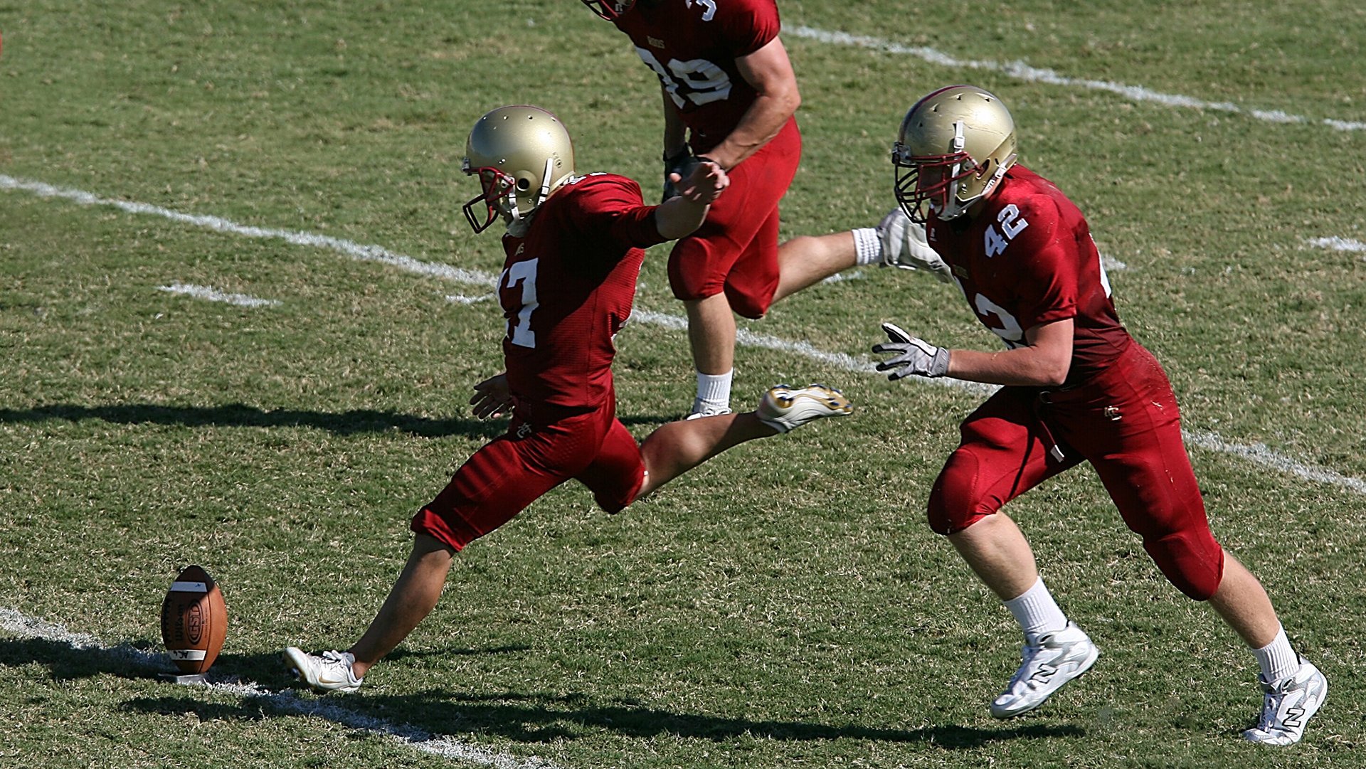 LPL赛场精彩团战回顾，lpl赛场精彩团战回顾在哪看