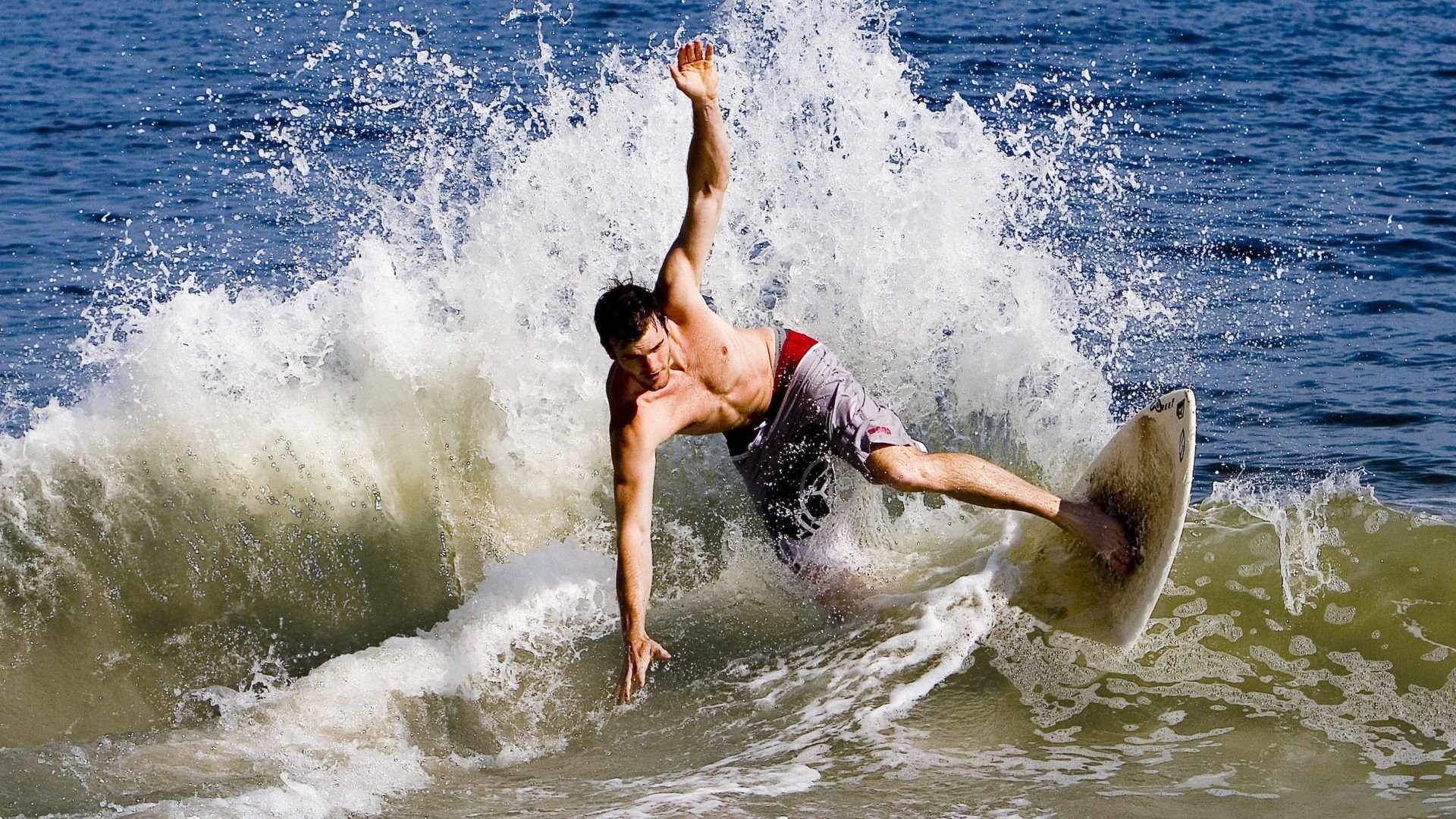 WRC未来技术：自动驾驶与AI如何改变赛事，自动驾驶 比赛