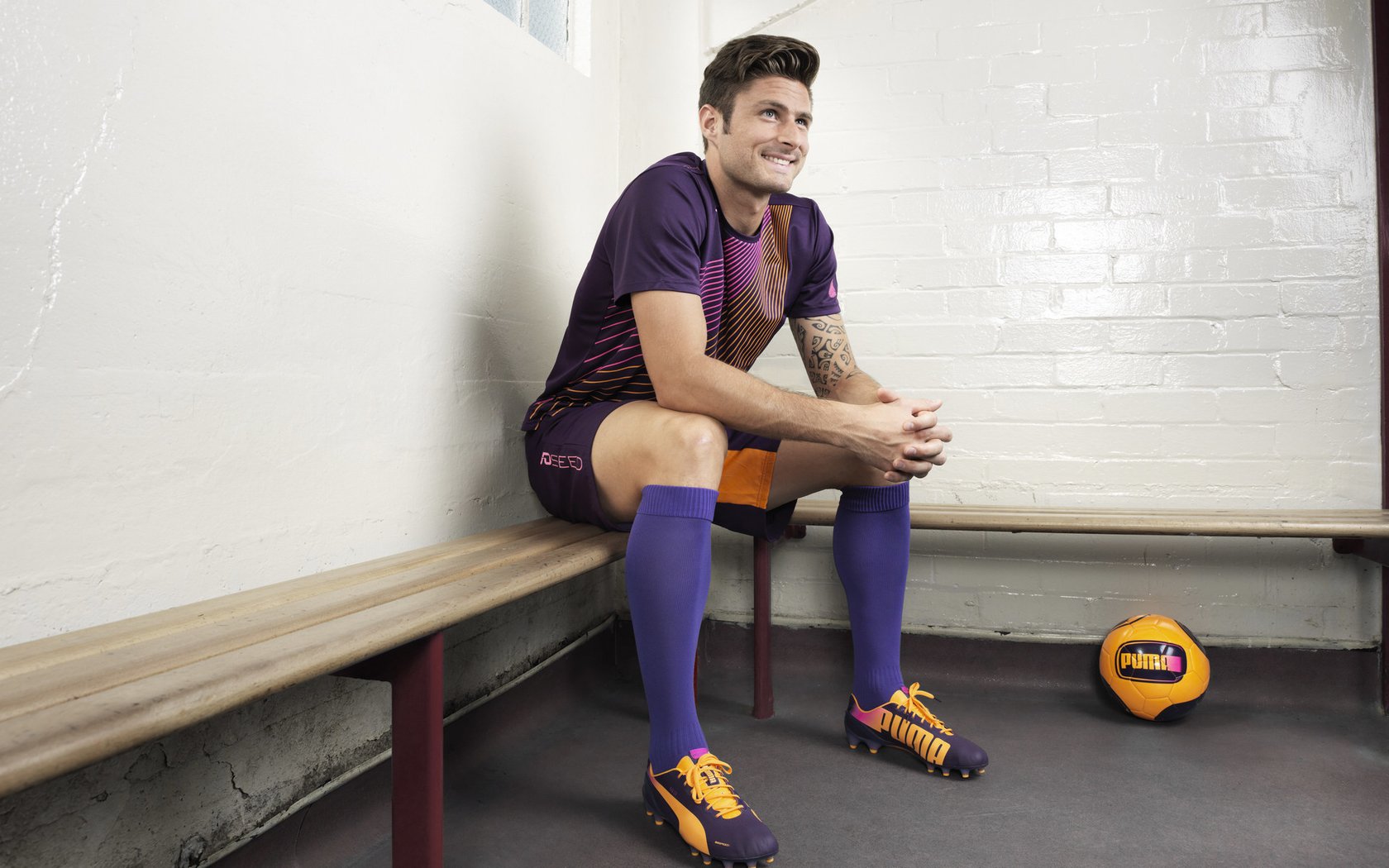 九游官方正版游戏中心-交易分析师热议：哪些交易将引爆下个赛季？，当下交易者